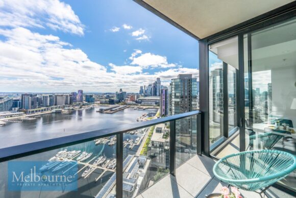 Sky High 2 Bedroom / 2 Bathroom Apartments with Harbour Views