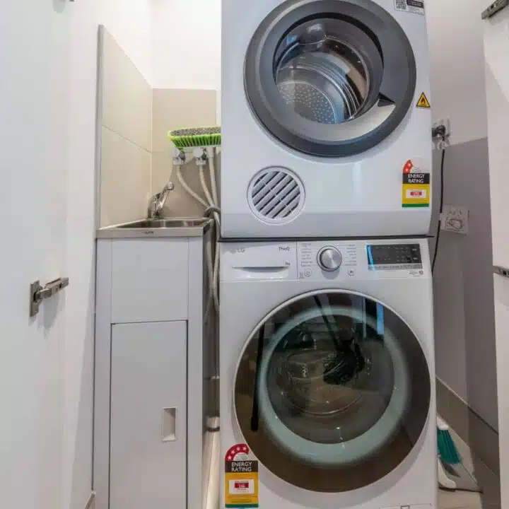 laundry facilities included