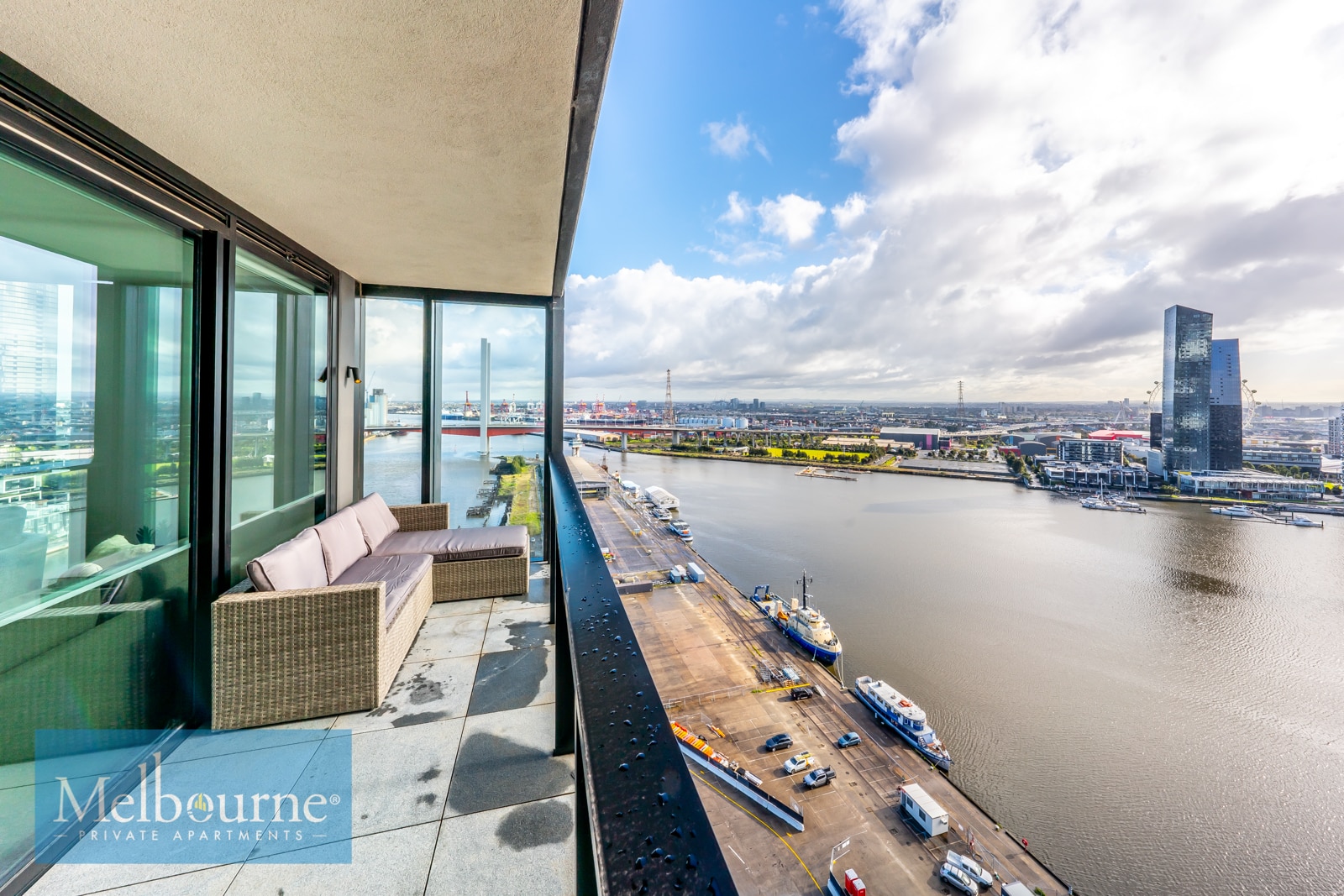 2 Bedroom Executive Apartment Accommodation Docklands