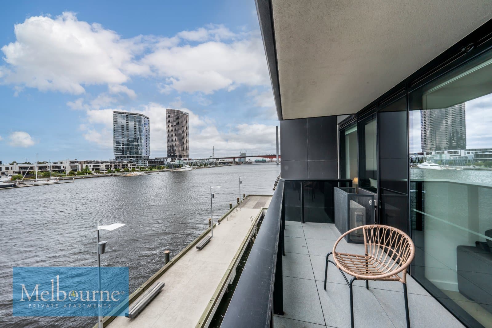 Docklands 1 Bedroom Executive Apartment