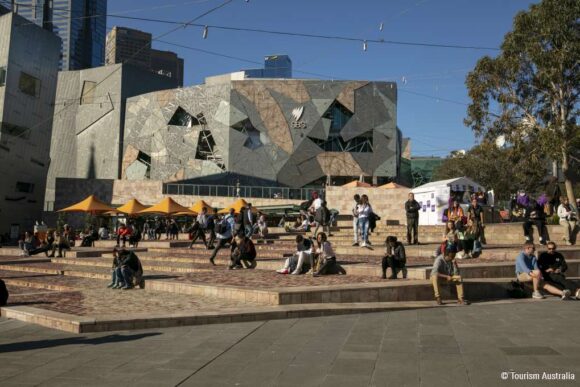 Accommodation Near Federation Square Melbourne: A Guide to Convenience and Culture
